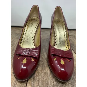 Juicy Couture Burgundy Patent Leather Bow Block Heel Pumps Made in Italy 5.5 M thumbnail 2