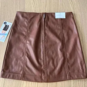 🆕Tinseltown Brown Faux Leather Mini Skirt M🆕 thumbnail 6