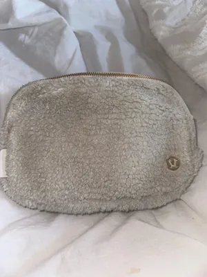 Lululemon Everywhere Fleece Belt Bag thumbnail 3