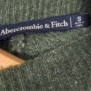 Abercrombie & Fitch‎ Sweater Green Ribbed Mock Neck Button Back Preppy Classic S thumbnail 5