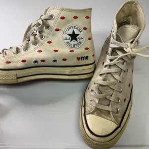Converse Valentines Day Embroid Lips Limited Edition High Top Sneakers thumbnail 6