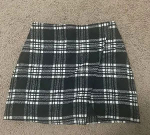 Abercrombie Plaid Wool Mini Skirt thumbnail 2