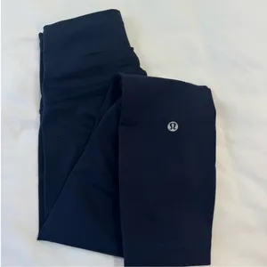 Lululemon Wunder Train High-Rise Leggings thumbnail 3