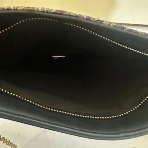 La Je expandable clutch purse thumbnail 9