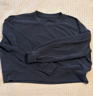 Lululemon Softstreme cropped sweatshirt thumbnail 1
