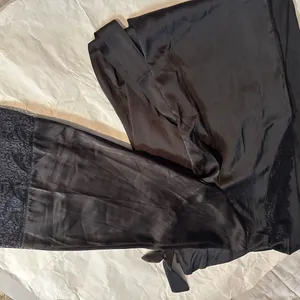 SO Black Lace Detail Robe thumbnail 8