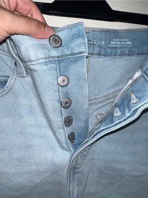Old Navy Light Blue Denim Cutoff Shorts size 6 thumbnail 4