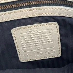 Vintage Coach Ivory Cream Crossbody Bag thumbnail 6