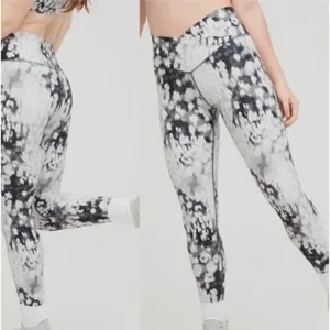 Aerie offline snow leopard crossover 7/8 leggings size XS thumbnail 2