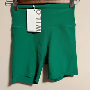 NWT Wilo The Label Emerald Green Biker Athletic Shorts- Size Small thumbnail 3