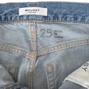 EUC MOUSSY Vintage Straight Leg Button Fly Jeans Size 25 Retail $370.00 thumbnail 4