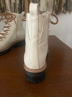 Cream Lace-Up Lug Sole Women’s Ankle Boots size 7 like new thumbnail 5