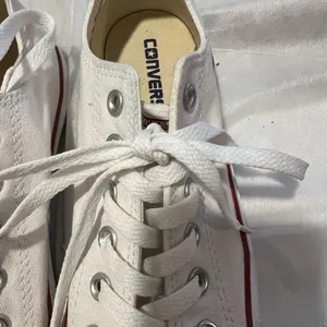 Converse Sneakers size 7 thumbnail 3