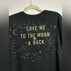 XL Victoria’s Secret semi-cropped t shirt thumbnail 3