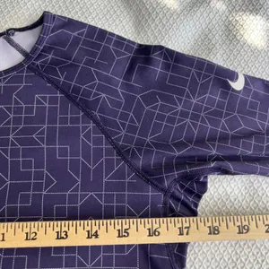 Nike Pro Women's Size‎ Medium Long Sleeve Geometric Print Athletic Top Purple thumbnail 4