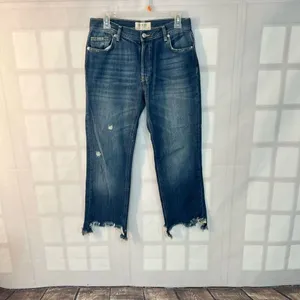 Free People Blue Maggie Whiskered Faded Cotton Cropped Raw Hem Jeans Size 26 thumbnail 2