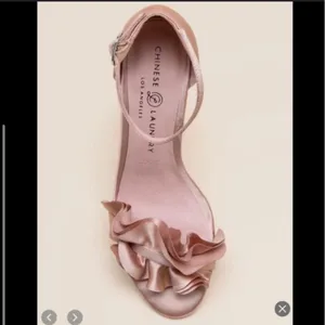 Chinese Laundry Blush Mauve Pink Ruffle Heels thumbnail 3