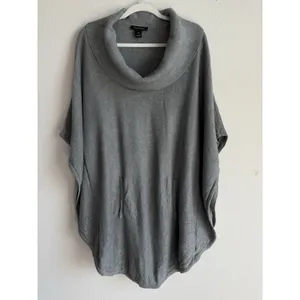 White House Black Market Women Size M Gray Cowl Neck Kangaroo Pocket Poncho Boho thumbnail 9