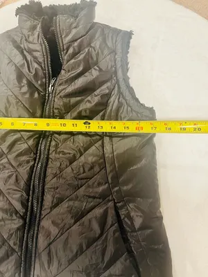 Reversible Faux Fur & Quilted Puffer Vest - Black thumbnail 4