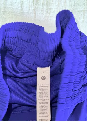 Lululemon hotty hot shorts 💙🦋🫐 thumbnail 3