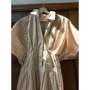 EXQUISE The Tobie Button-Front Cropped Pleated Jumpsuit in Natural Size Medium thumbnail 8
