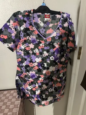 Dickies Women's Floral V-Neck Scrub Top in Purple, Pink, Black Sz S NWT thumbnail 1