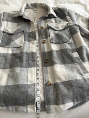 Gray & Cream Plaid Sherpa thumbnail 3