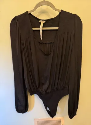 Free People Black Long-Sleeve V-Neck Bodysuit thumbnail 1
