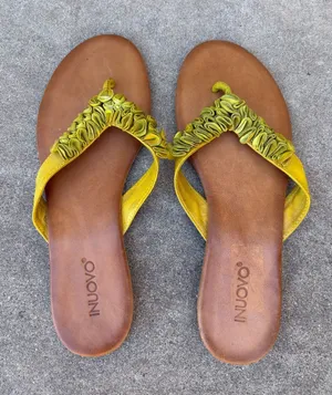 Inuovo Women's Yellow Ruffle Thong Sandals thumbnail 1