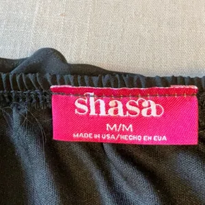 Shasa Black Off-Shoulder Flutter Sleeve Cocktail Dress thumbnail 5