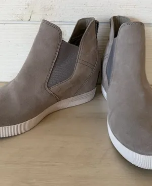 SOREL Out N About Slip-On Wedge Boot Women’s Grey White Size US 8.5M/UK 6.5M NEW thumbnail 1