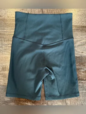 Athleta Forest Green Women’s High Waisted Biker Shorts Ribbed XS Activewear Yoga thumbnail 3