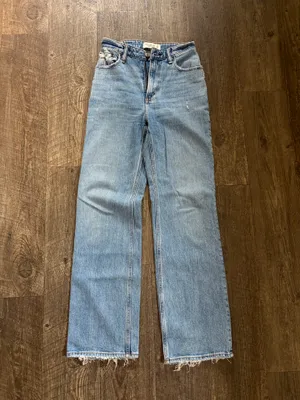 Abercrombie & Fitch 90’s Relaxed Jean thumbnail 3