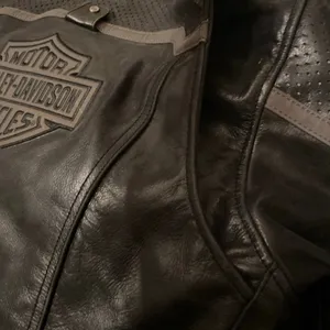 Harley Davidson Leather Jacket size Med thumbnail 11