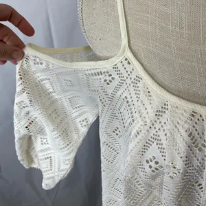 Miss Me lace eyelet cold shoulder top size small embroidered front thumbnail 4