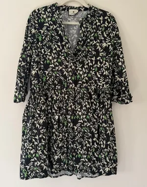 Tuckernuck Floral Tiered‎ Dress Button Front Green Black Floral Cotton Sz Medium thumbnail 1