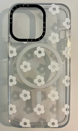 CASETiFY Ditsy Daisies - White Clear Case MagSafe thumbnail 3