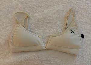 Boutine LA white Bikini Top with Front V Detail Size M thumbnail 1