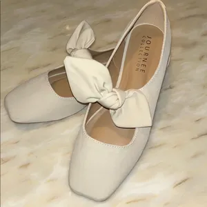 Journee Collection‎ Seralinn Tru Comfort Foam Mary Jane Bow Ballet Flats Size 9 thumbnail 2