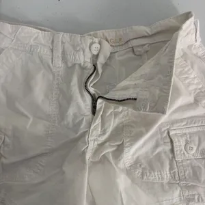 American Eagle Cargo Shorts Womens Size 2 90's Boyfriend Stretch Raw Hem White thumbnail 6