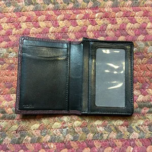 Tumi Monaco Gusseted Card Case Maroon Black Fold Id Wallet thumbnail 2
