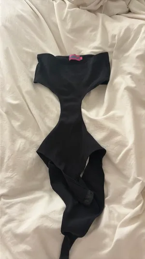 Edikted Cut-Out Bodysuit Black thumbnail 3