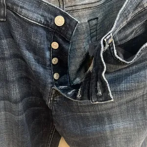 Women’s Jeans thumbnail 2