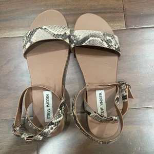 Steve Madden Snakeskin print sandals 7.5 thumbnail 3