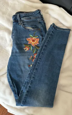 Embroidered blue jeans old navy  thumbnail 1