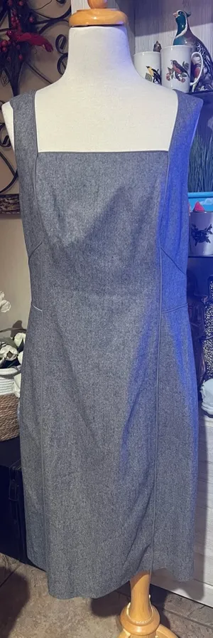 Banana Republic gray sheath dress with square neckline size 14 Wool dress thumbnail 1