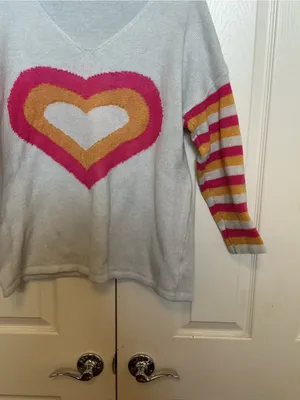 Light Crème V-Neck Sweater with Pink & Gold Heart Accents thumbnail 3