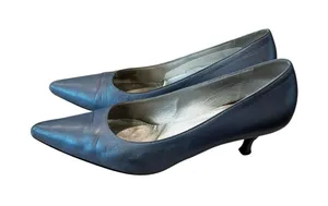 Escada Kitten Heel Pumps Size 8.5 Blue Metallic Pointed Toe Leather Italy thumbnail 1