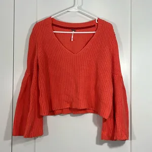 Free People XS Orange Damsel Cropped Bell Sleeve V-Neck Sweater thumbnail 5