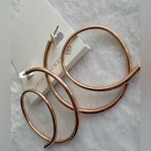 Kendra Scott Myles Twisted Rose Gold Hoop Earrings thumbnail 3